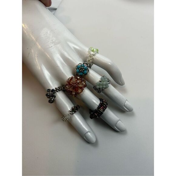 No Brand Jewelry - Lot of 7 rings- small beaded designs -
Multi colors